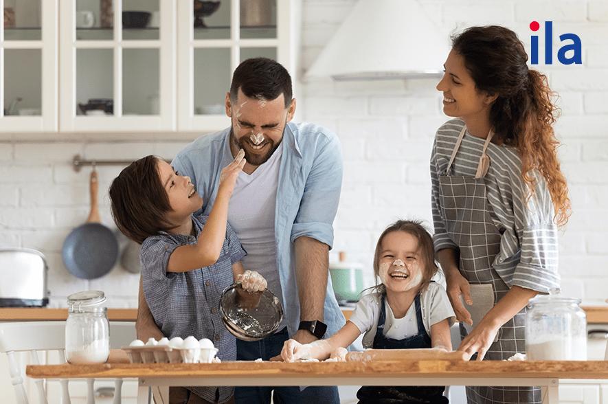 Mẫu câu hội thoại về em gái, em trai trong tiếng Anh