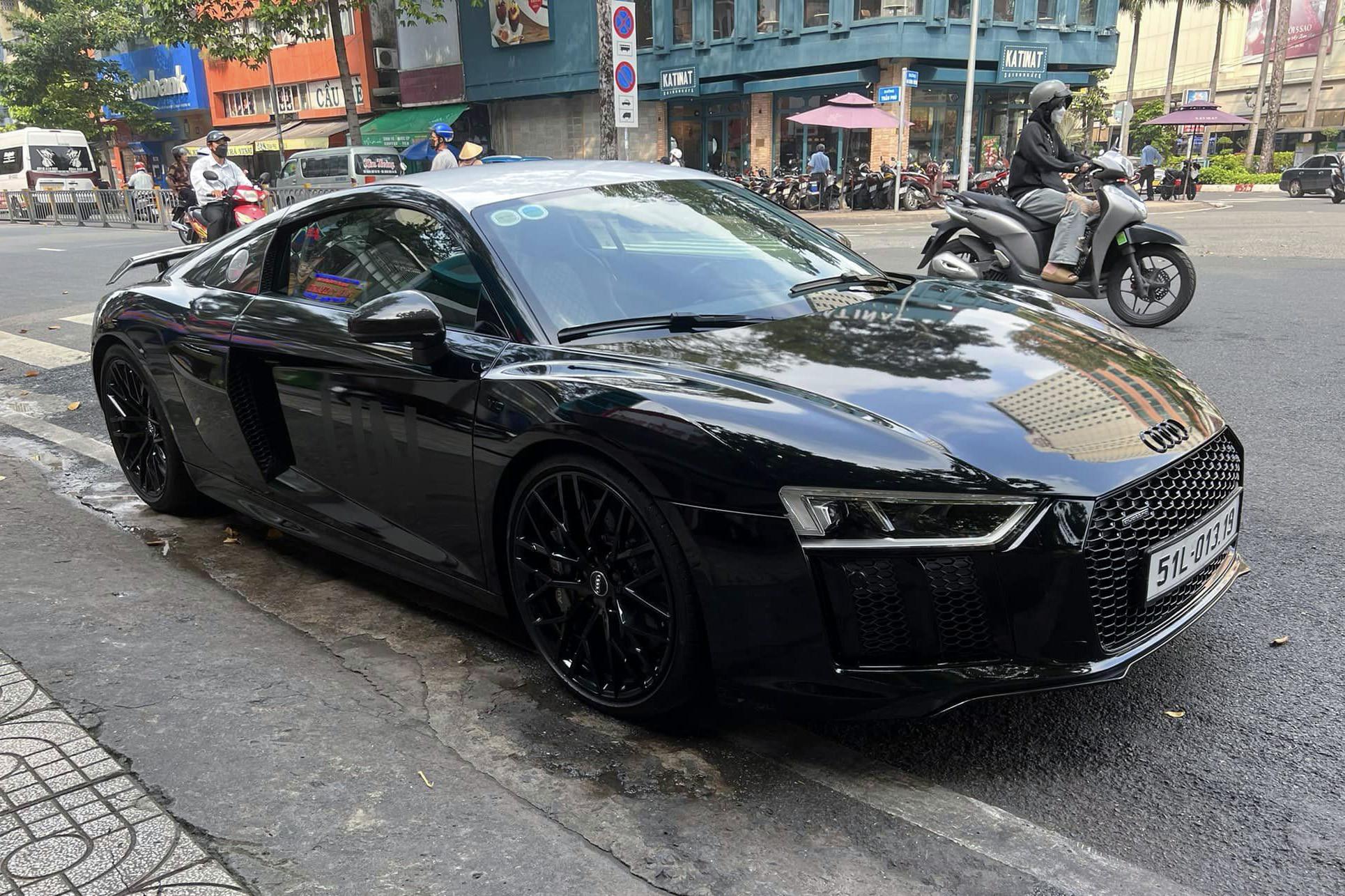 audi r8 cu 1.jpg