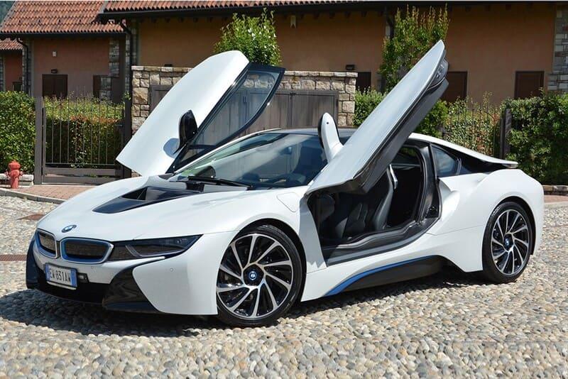 Giá Xe BMW i8 Lăn bánh & Thông Số Kỹ Thuật (Update 6/2024)