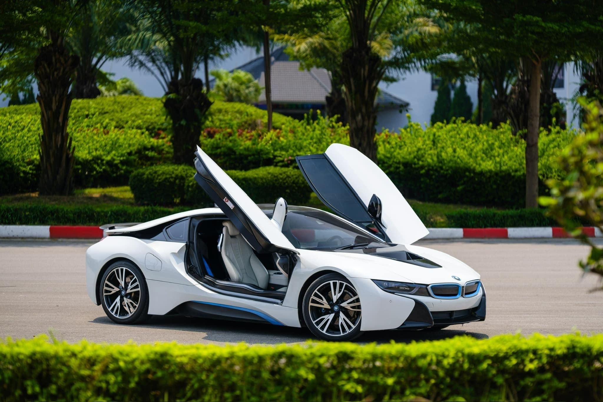 Sau gần 10 năm sử dụng, BMW i8 mất giá tới 5 tỷ đồng - 1